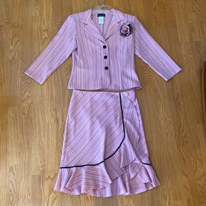 Two piece pink black Womens jacket and skirt     A List sz 7